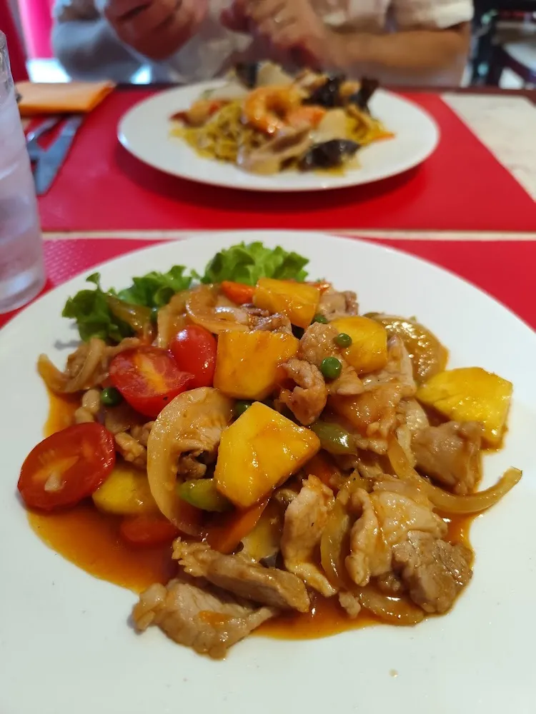 Poulet Sauté À L'ananas Frais